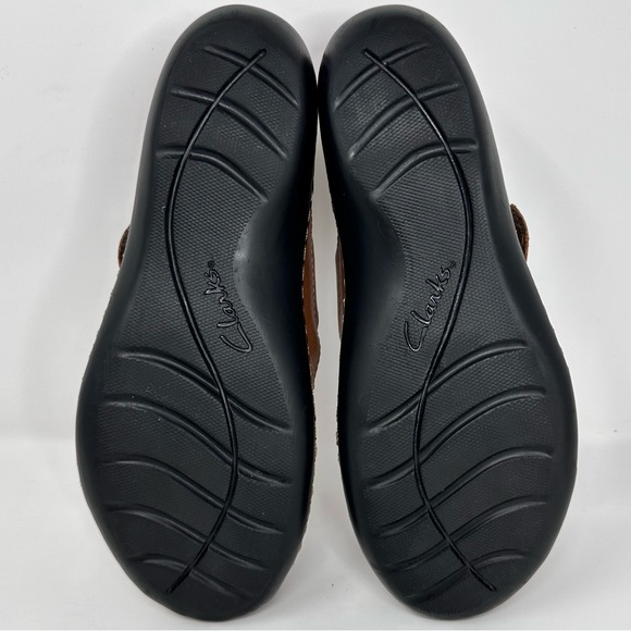 Clark’s Ashland India Tan Women’s Brown Leather Slip on Flats - Picture 13 of 16